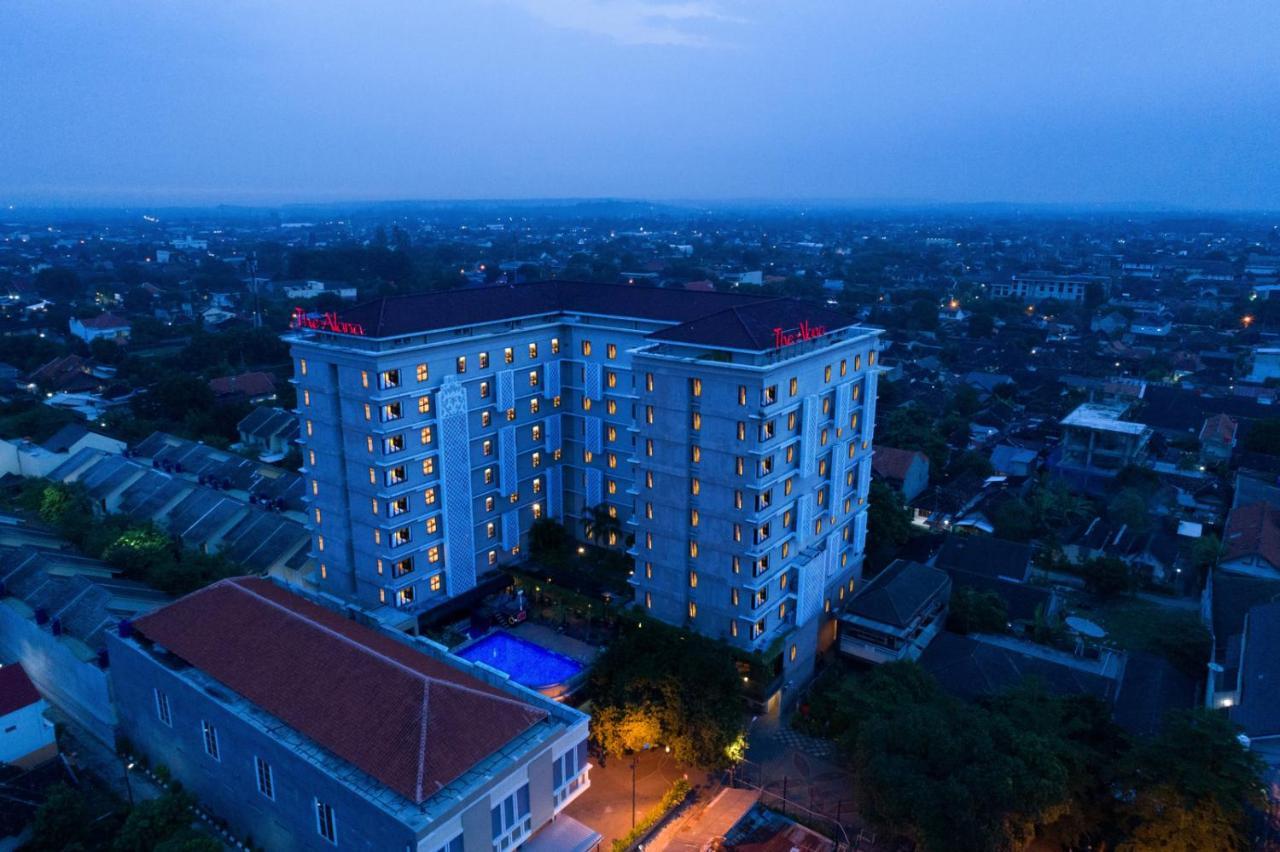The Alana Hotel & Conference Center Malioboro Yogyakarta By Aston Exterior photo